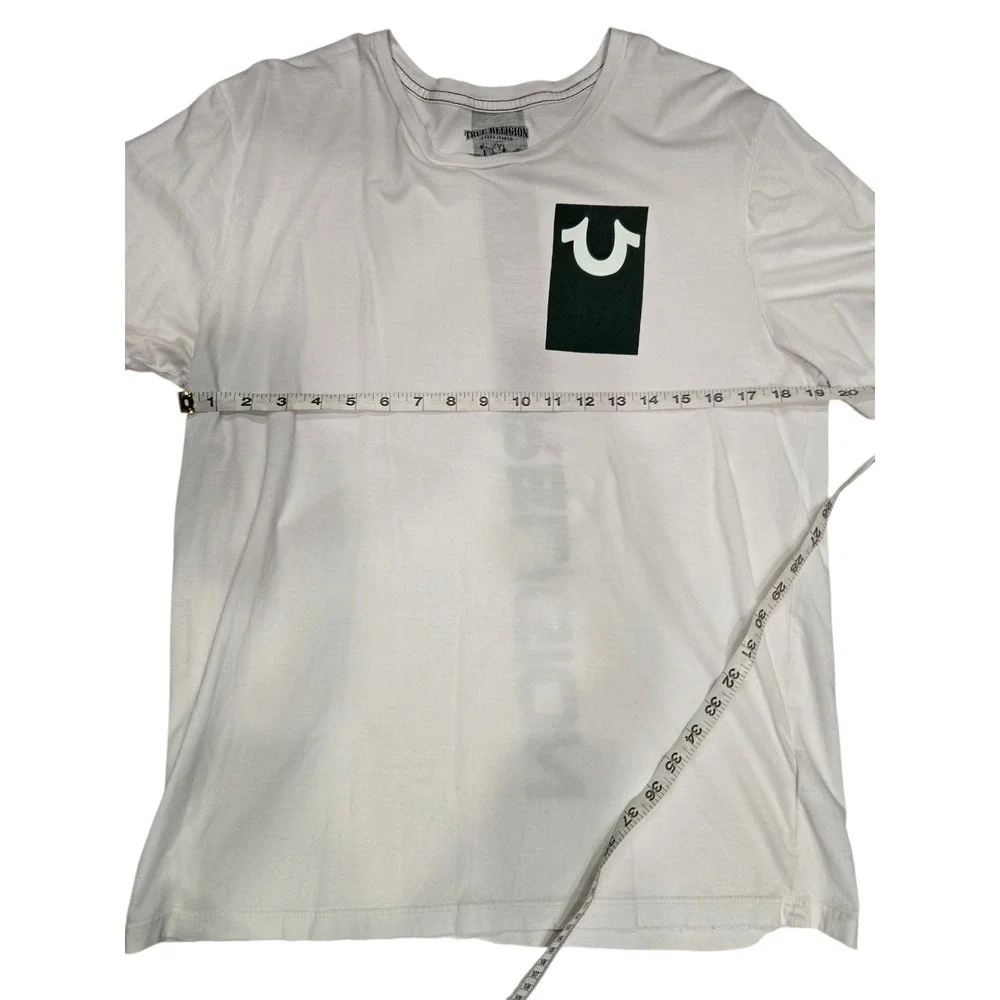 True Religion Men's White Graphic T-Shirt Vertical Logo Back Size Large‎
